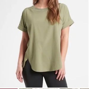 Athleta Zephyr Short Sleeved Tee size medium olive